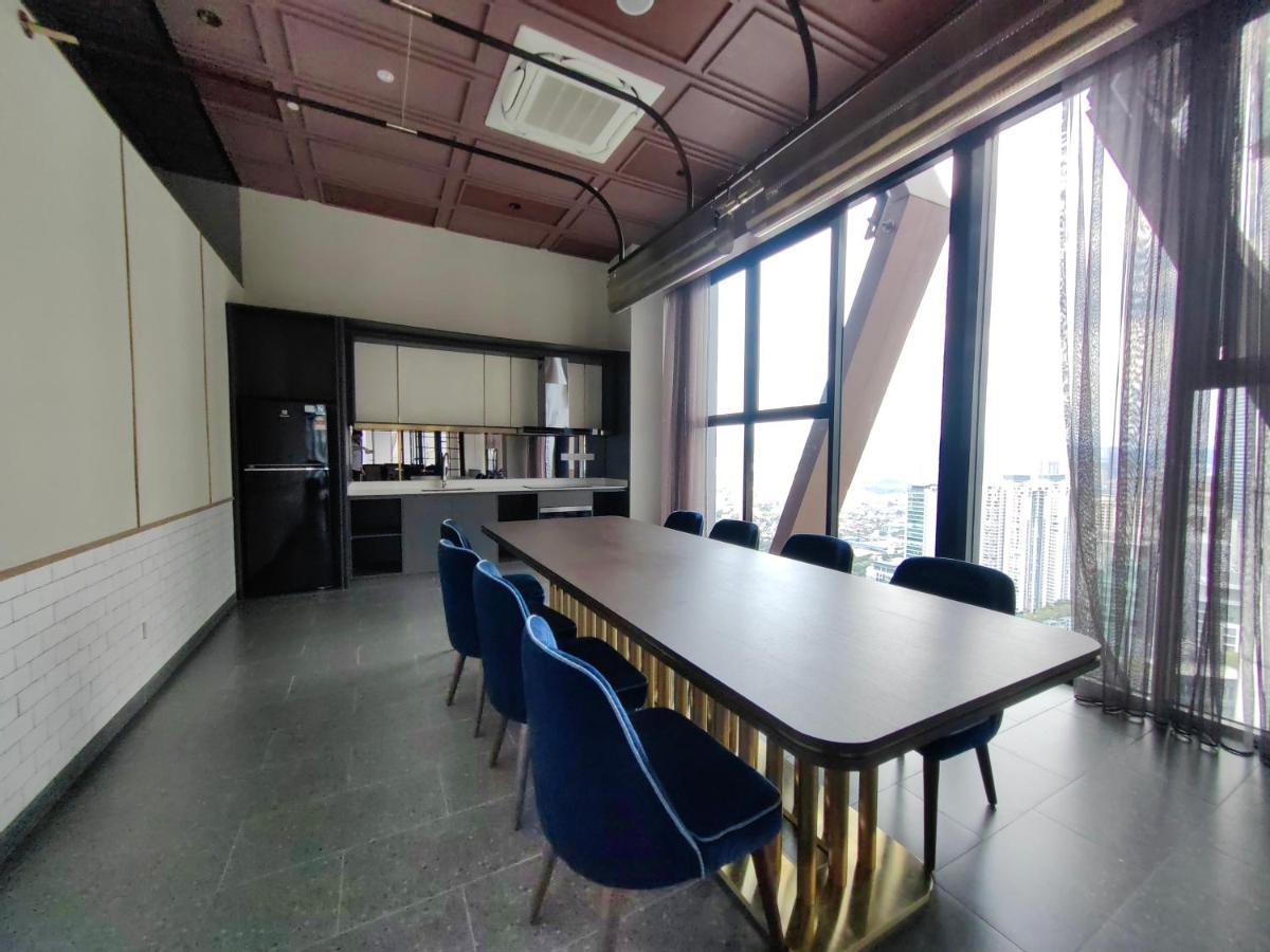 Scarletz Suites At Klcc By Veedu Hauz Kuala Lumpur Buitenkant foto